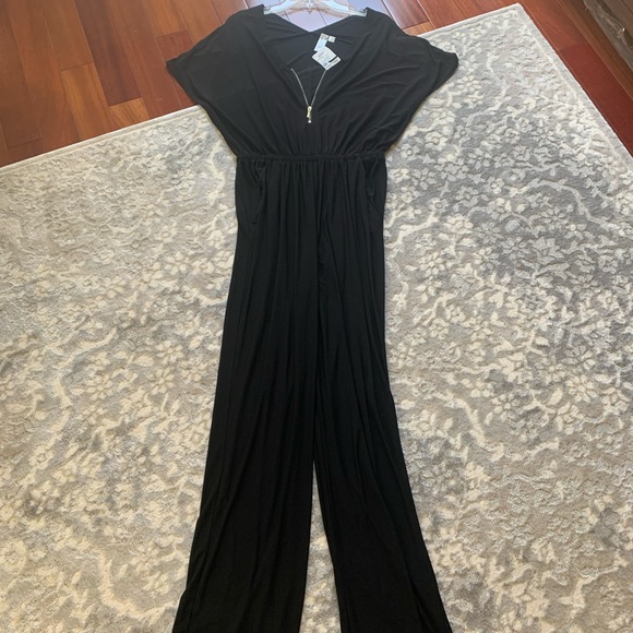 ๐ Emma & Michele Black Batwing Sleeve Jumpsuit - Picture 4 of 7
